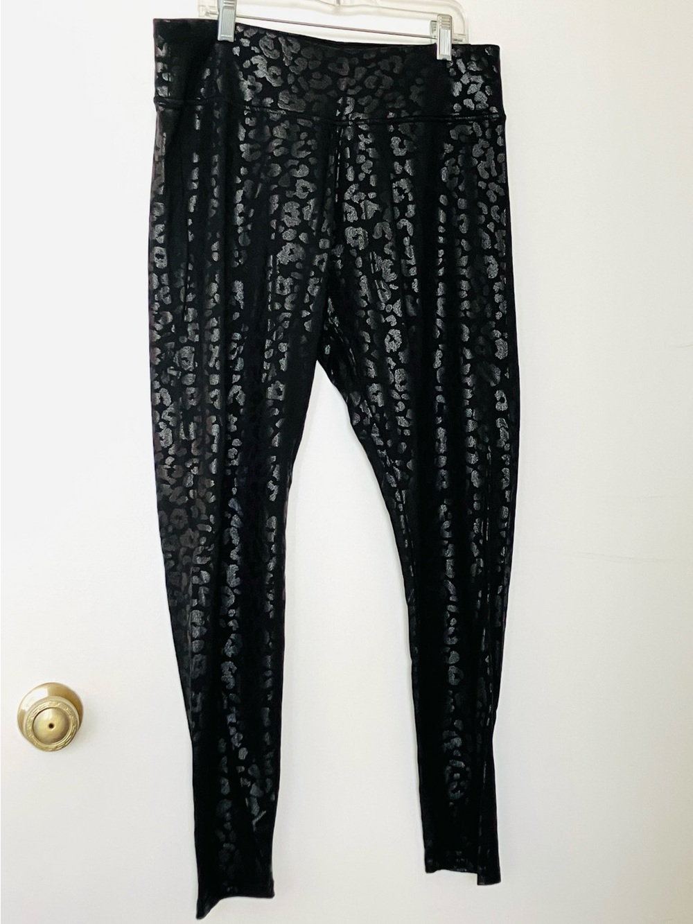 Chico’s Zenergy Leggings Black Metallic Animal Print Leopard Women Size 2R US 10